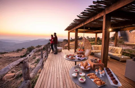 iSanti Big-5 Game Reserve and Magic Hills Private Collection auf einer Fläche von unglaublichen 167 Quadratkilometern in Südafrika! - Sunset deck (16829)
