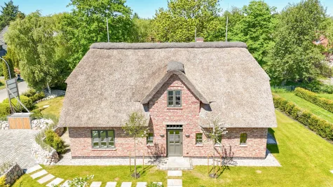 Reetgedecktes Einfamilienhaus | historischer Charme trifft moderne Perfektion - Bild (16428)
