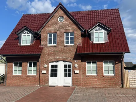 Haus Smilla – Vier Ferienwohnungen, etablierte Vermietung, strandnahe Lage - Titelbild (17603)