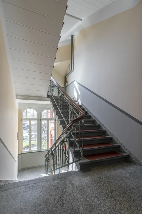 Historischer Charme mit modernem Loft-Design – entworfen von Sigurd Larsen - Detail Staircase (18565)