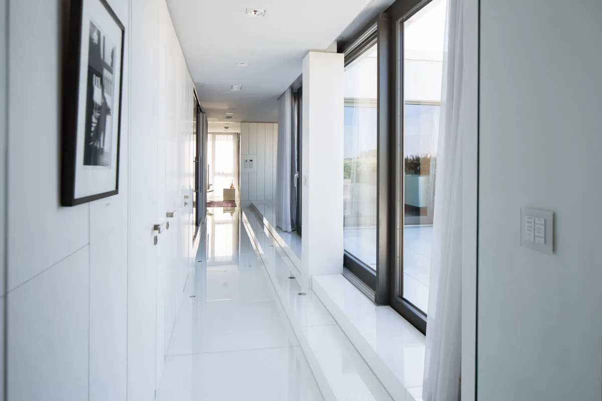 Hallway to private Rooms