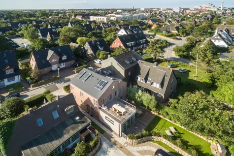 Historisches Flair, moderner Komfort – Ihre Ferienwohnung in Alt-Westerland - Luftbild (17753)
