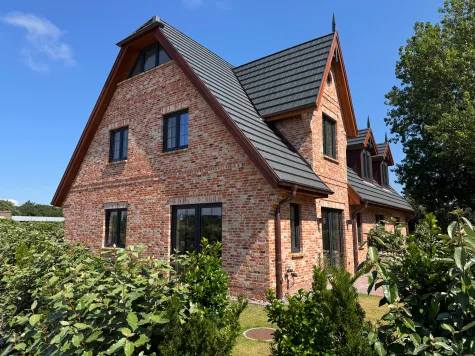 Exklusives Neubauensemble in Tinnum, Dauer- und Ferienwohnen in hochwertiger friesischer Architektur, 25980 Tinnum/Sylt, Doppelhaushälfte