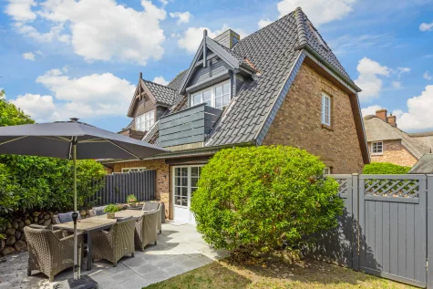 Hochwertige Doppelhaushälfte mit Terrasse in ruhiger Lage von Alt-Westerland - Titelbild (17983)