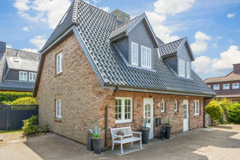 Hochwertige Doppelhaushälfte mit Terrasse in ruhiger Lage von Alt-Westerland - Bild (17984)