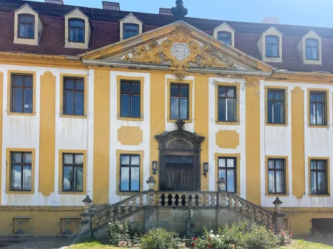 Imposantes Barockschloss Seußlitz zwischen Dresden & Meißen – Investitionsprojekt / Denkmalschutz AfA - Eingang mit Empore Schloß Seußlitz (18492)